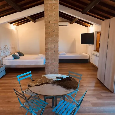Assisi Simi Couette-café 3*